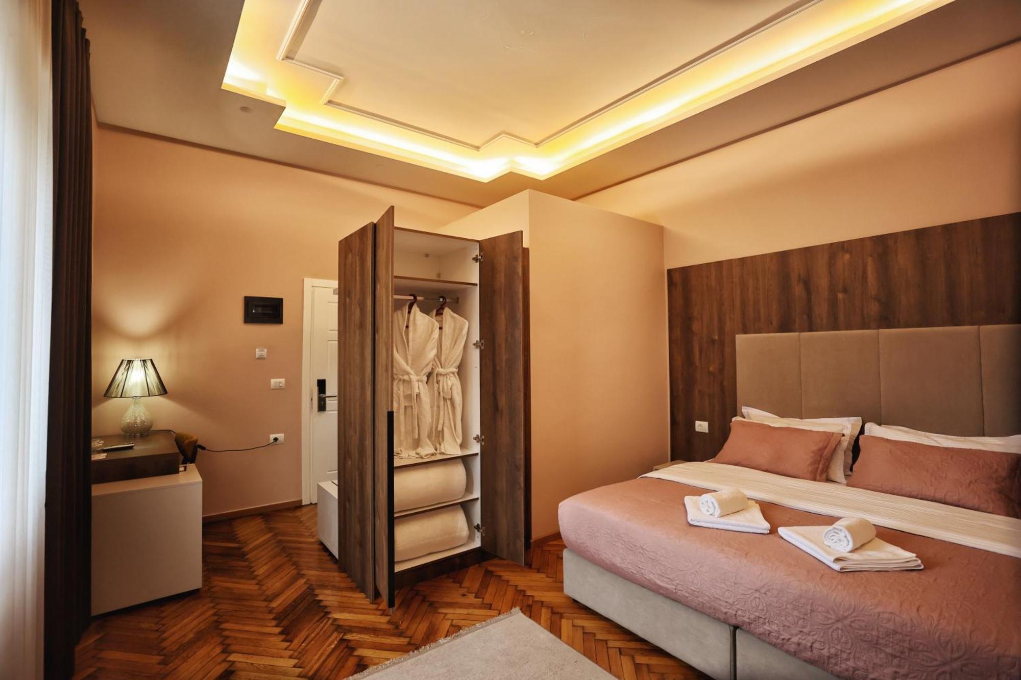 Vila Casablanca - Boutique Hotel & Restaurant Shkodër Exteriör bild