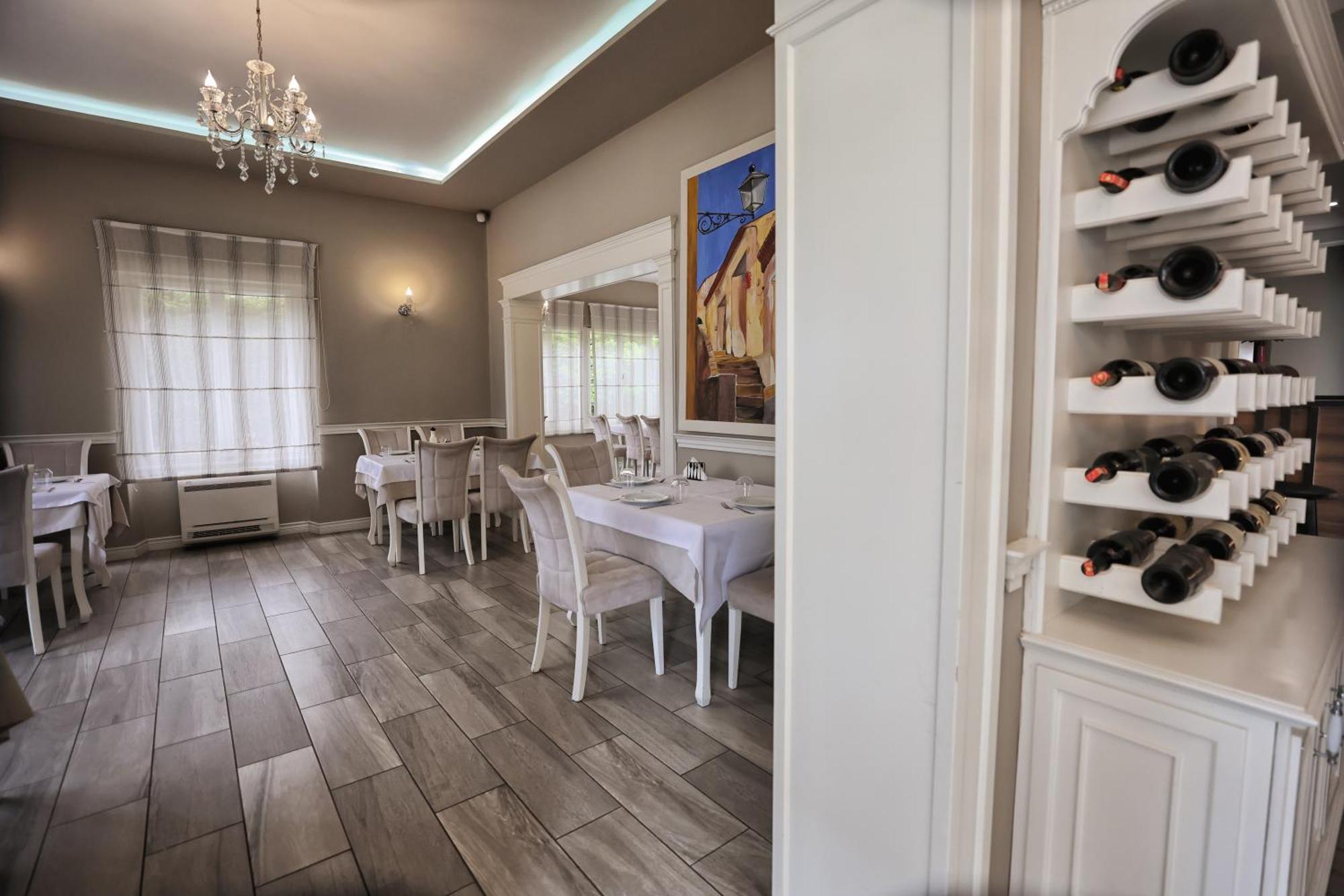 Vila Casablanca - Boutique Hotel & Restaurant Shkodër Exteriör bild