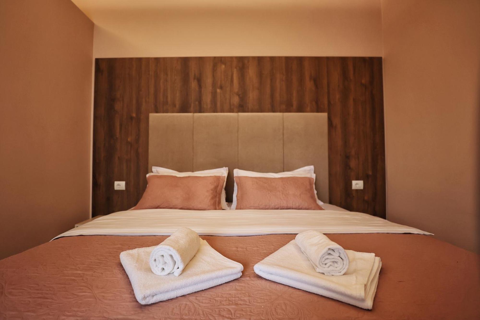 Vila Casablanca - Boutique Hotel & Restaurant Shkodër Exteriör bild