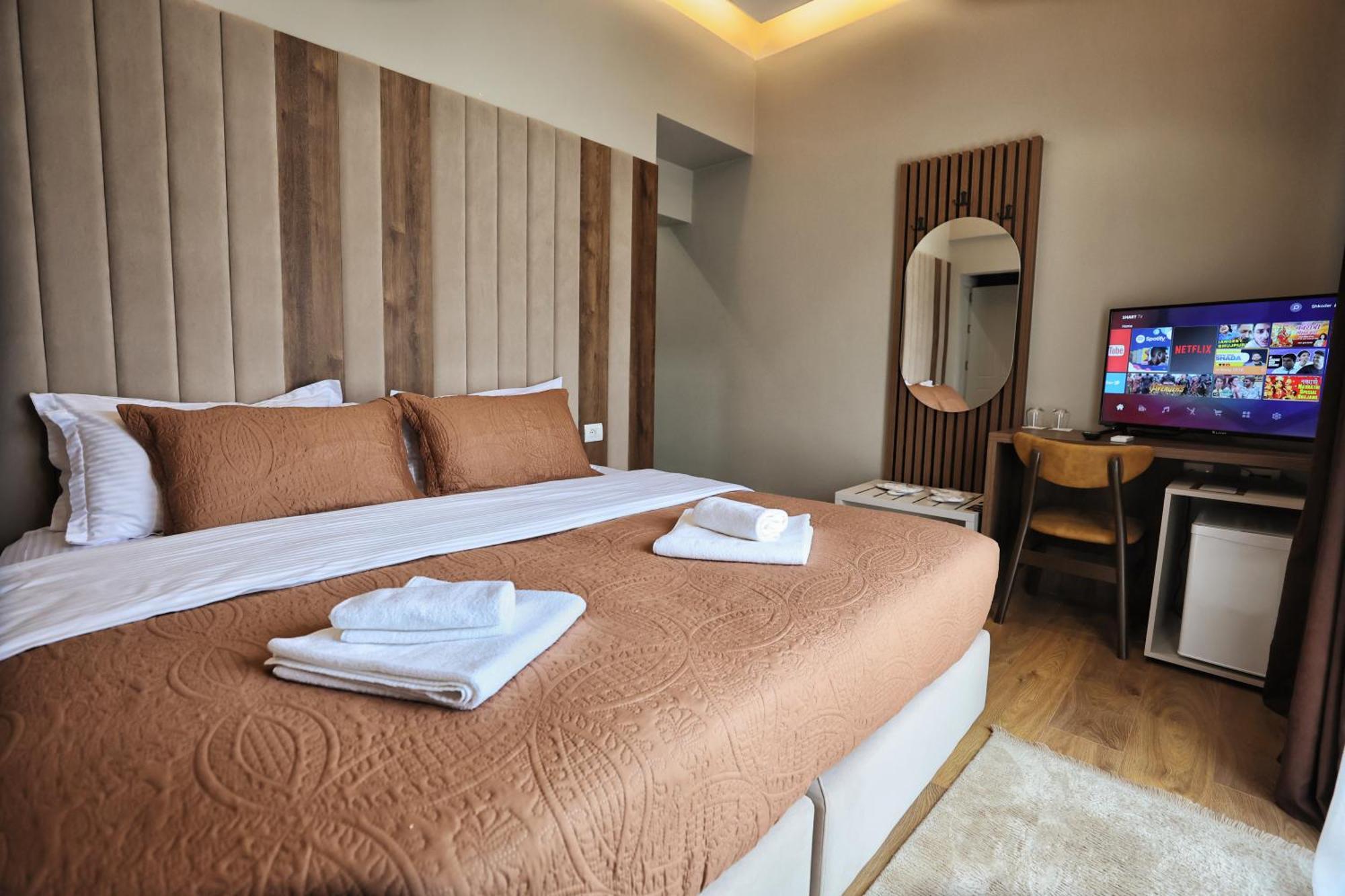 Vila Casablanca - Boutique Hotel & Restaurant Shkodër Exteriör bild