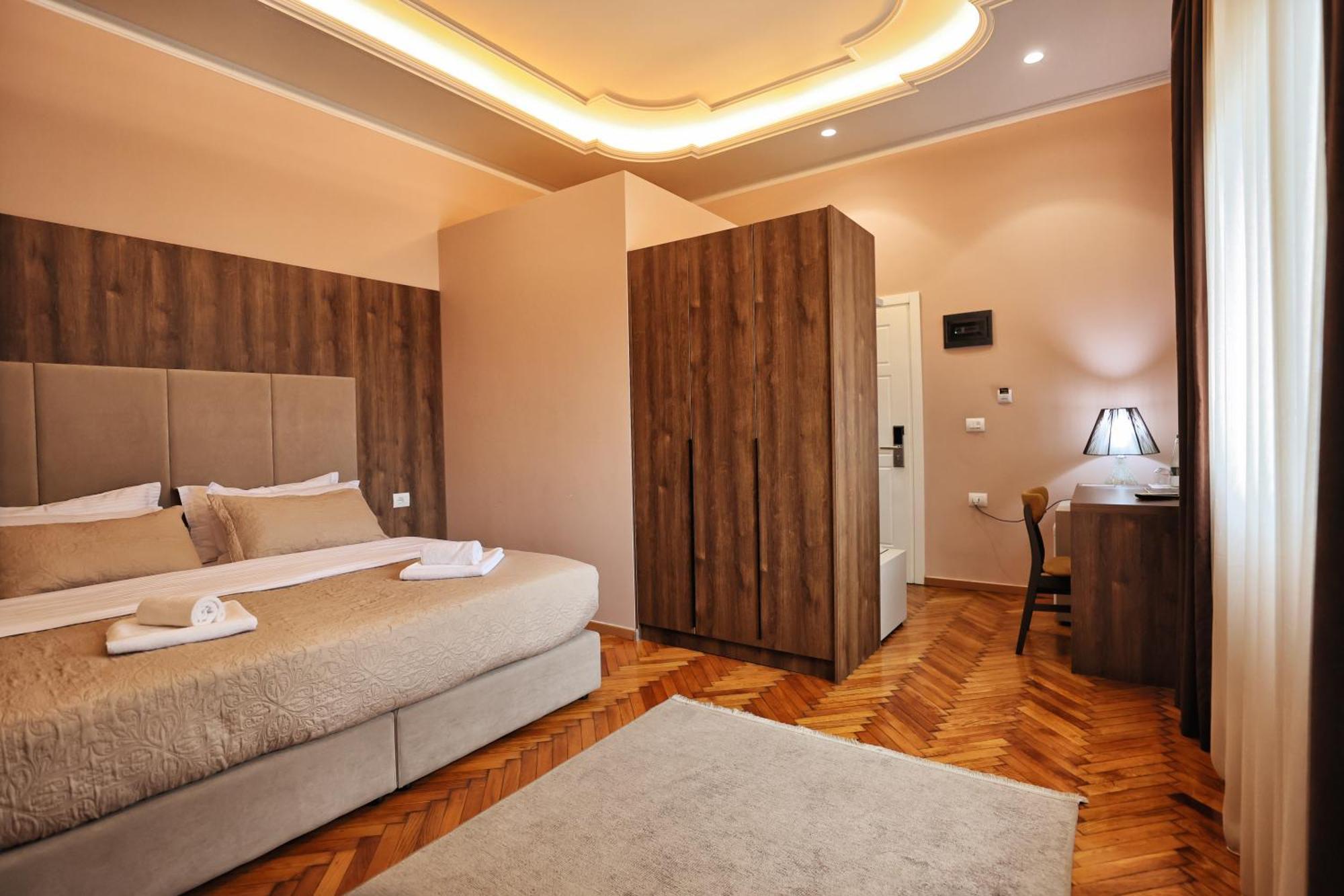 Vila Casablanca - Boutique Hotel & Restaurant Shkodër Exteriör bild