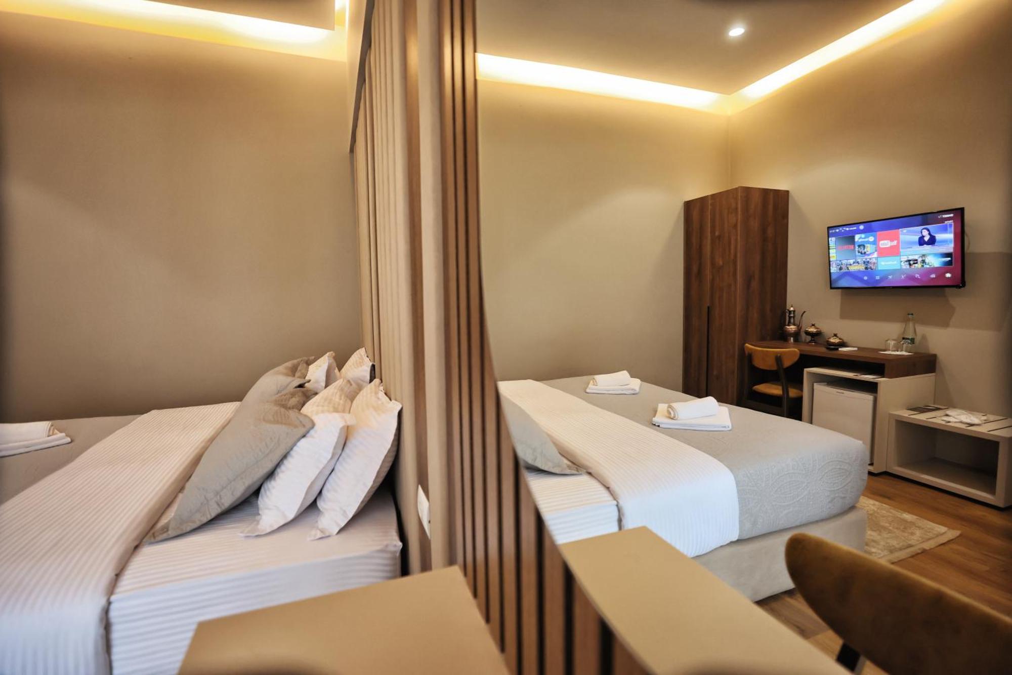 Vila Casablanca - Boutique Hotel & Restaurant Shkodër Exteriör bild